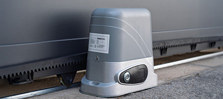 Liukuportin moottorointi