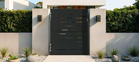 Teräksinen puutarhaportti